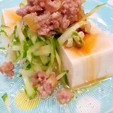 簡単(^^)肉味噌とキュウリの胡麻ラー油冷や奴♪